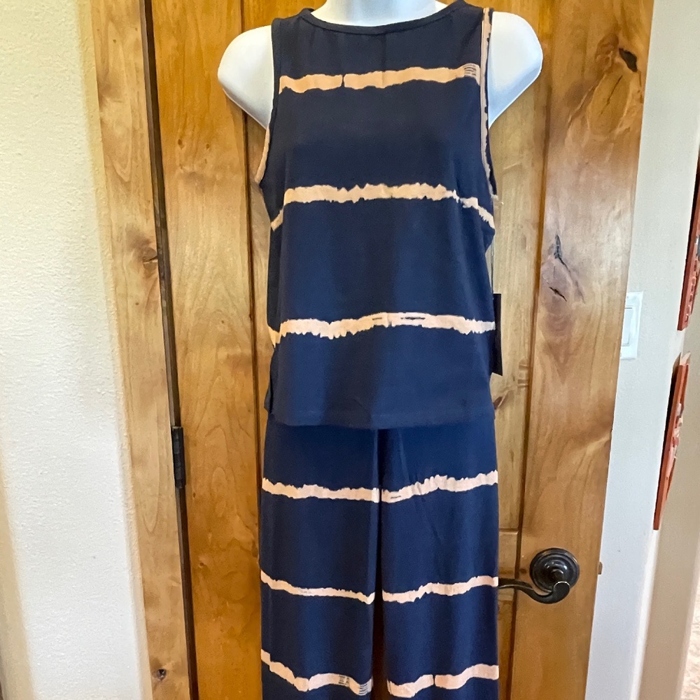 Two Piece WYN Jogger & Tank Black Iris Indigo Print Size Small Retail: $88